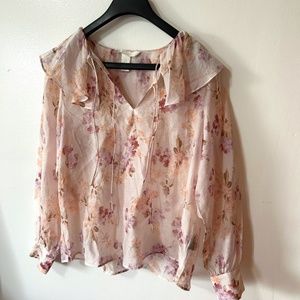 H&M Feminine Floral Women's Blouse Long Sleeve Soft Pastels Size Medium